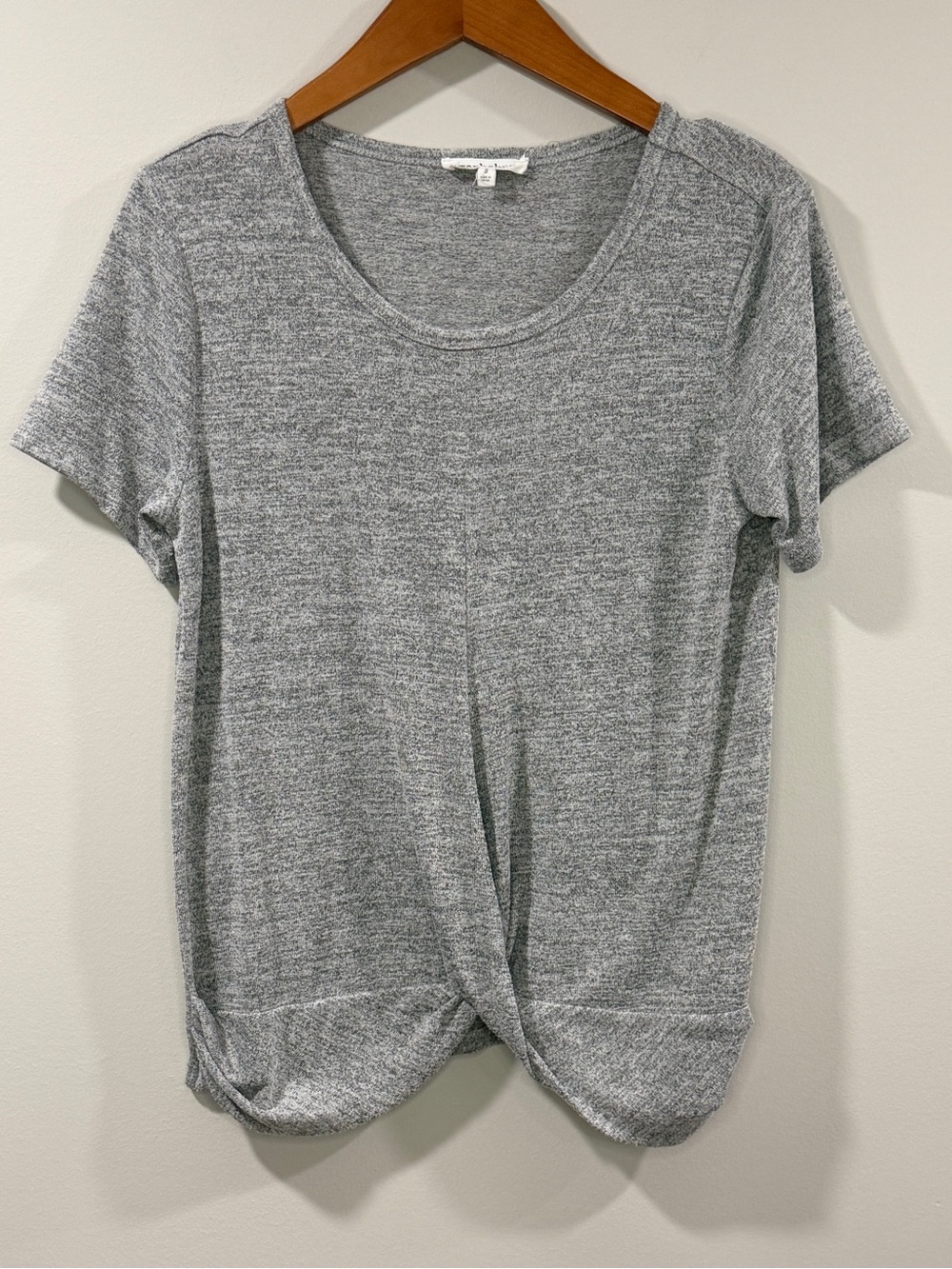 Workshop Republic Clothing Women Heather Gray Short Sleeve Twist-Front Tee Sze S